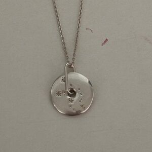 Mejuri Virgo pendant necklace